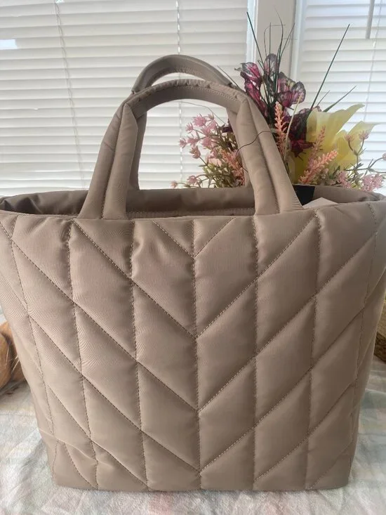 Karl Lagerfield Quitled Tote Bag - Picture 8 of 9